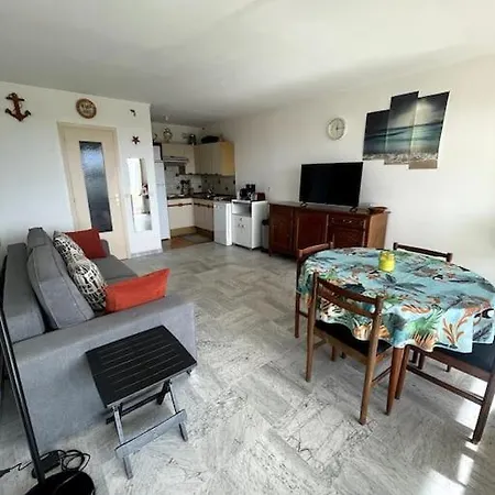 Grand Vue - Plages à Pied - Parking *