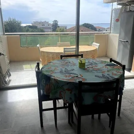 Grand Vue - Plages à Pied - Parking